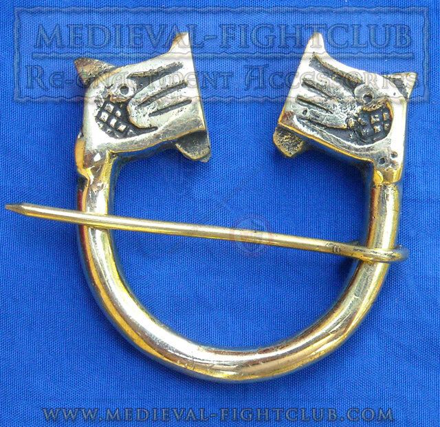 Dogs head cloak pin / clasp