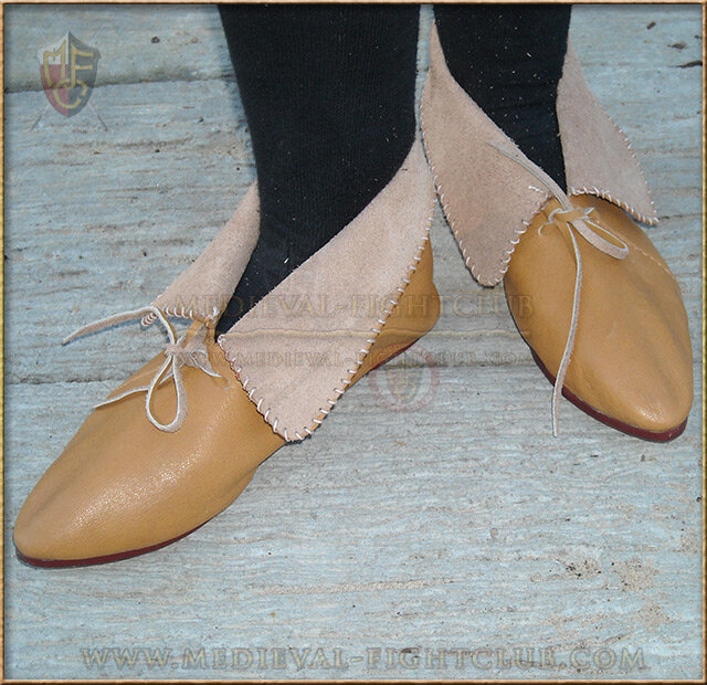 Medieval shoes 1200-1400