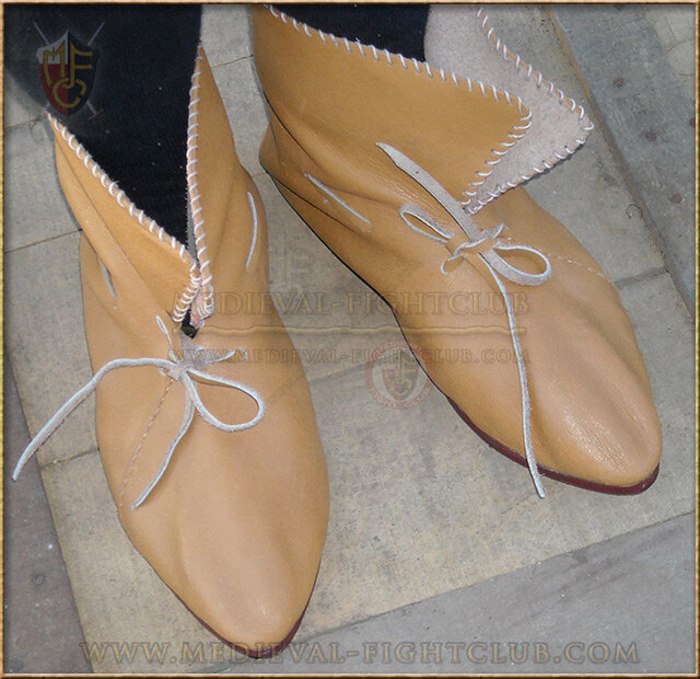 Medieval shoes 1200-1400