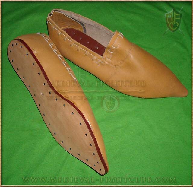 Low medieval German shoe - 1100-1300