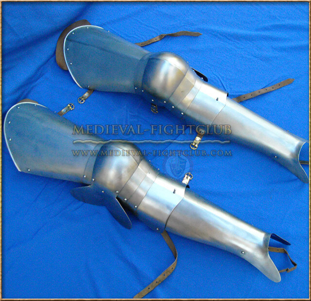 Cuisses, poleyns and greaves (full legs)