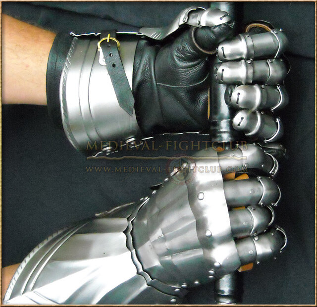Gothic Fluted Gauntlets