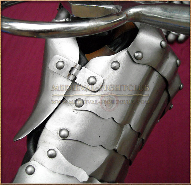 Gothic Fluted Gauntlets