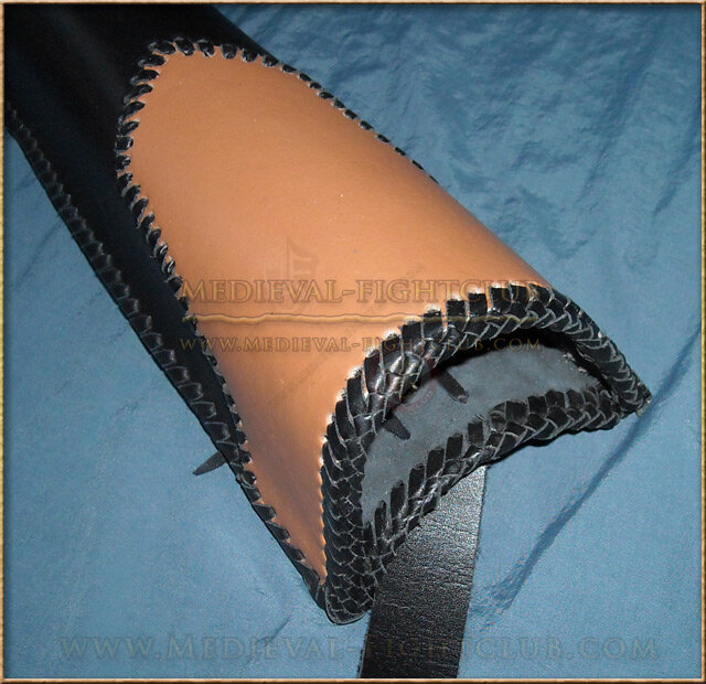 Crescent shape quiver