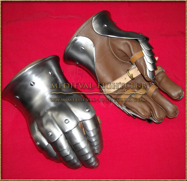 Hourglass Gauntlets - finger lames